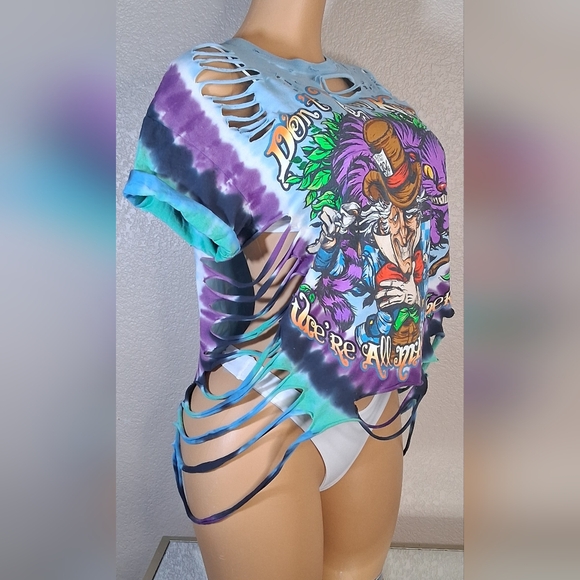 Colorful Graphic Cut-Out T-Shirt - Picture 5 of 7